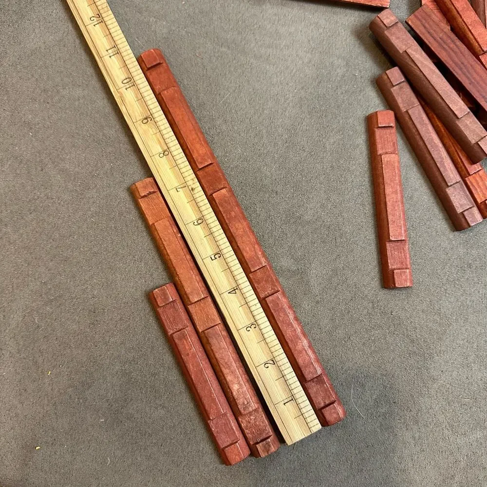 Lincoln Logs Vintage Lot of 29 Half Round Pieces Red Brown 2 3 4 Notch